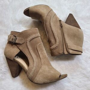 Vince Camuto sz 7.5W women's Ennley Peep Toe Boots